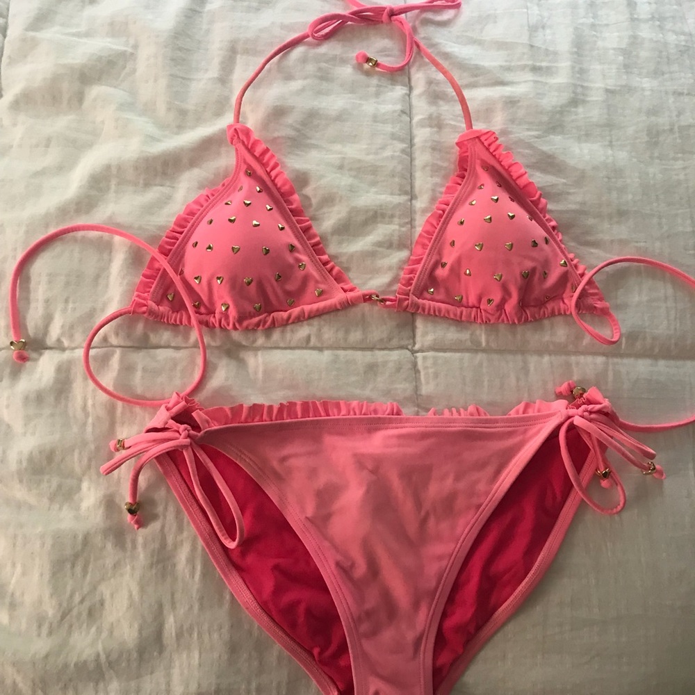 Victoria’s Secret bikini set
